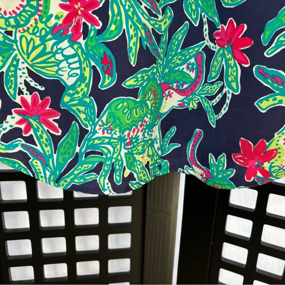 💚 Lilly Pulitzer Green Pink Floral Silk Button Blouse, Flowy XS Like New 💚 - Picture 15 of 16